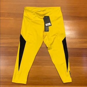 Virus crop compression pants